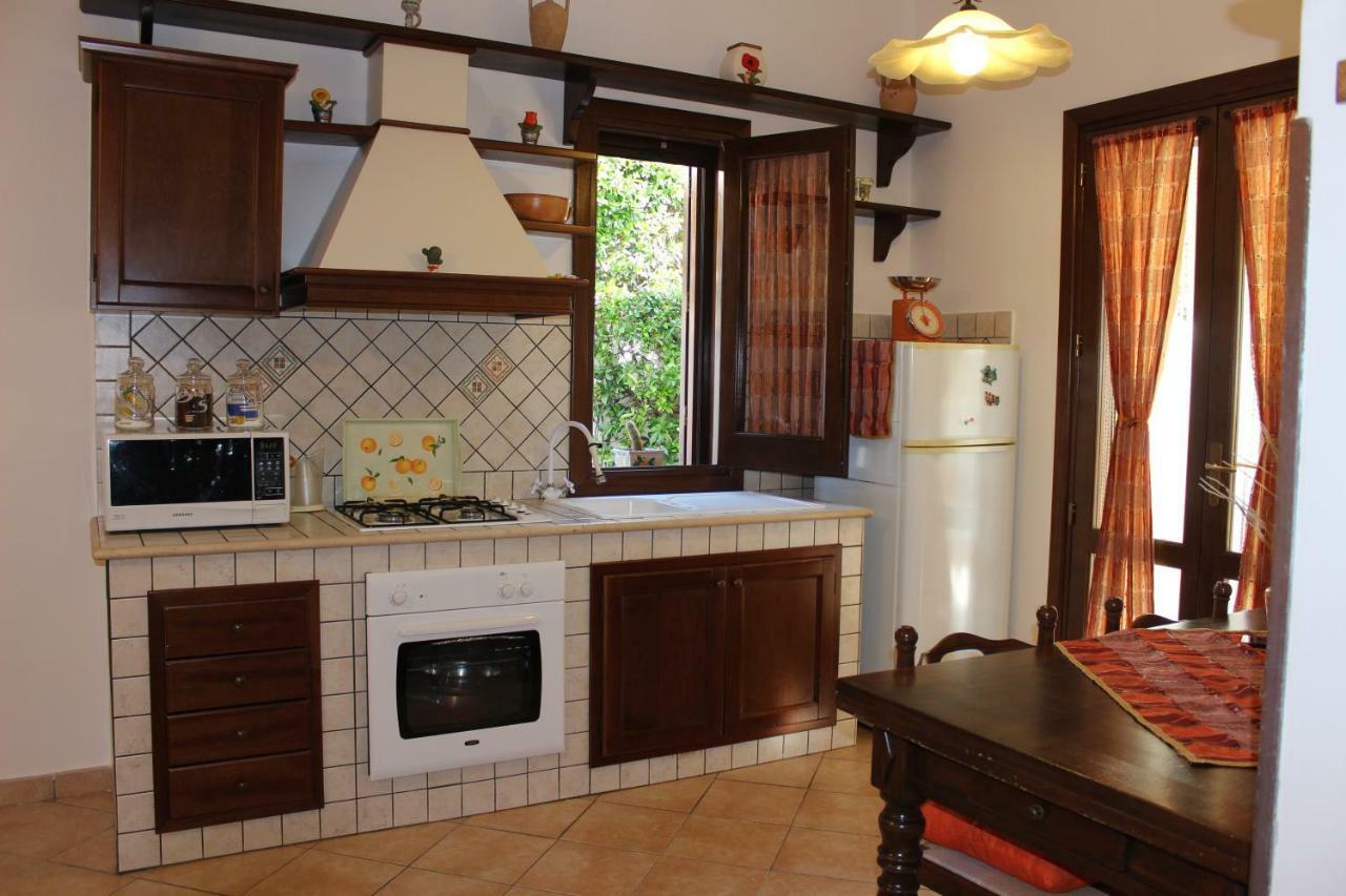 Ferienwohnung Monolocale Da Mariolina Macari Exterior foto